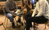 Công Phượng, Văn Toàn tươi tắn bên fan nữ trước ngày nhận Qủa Bóng vàng