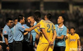 Nóng: Trọng tài bẻ còi, HAGL thua ngược 3-2
