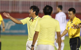 Điểm tin bóng đá Việt Nam tối 01/10: Trọng tài suýt phá vỡ trận đấu trên sân Thống Nhất