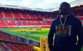 Siêu sao WWE Rey Mysterio mang mặt nạ cực ngầu tại Old Trafford