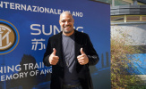 'Hoàng đế' Adriano tới tận sân tập để tiếp sức Inter vượt qua khủng hoảng