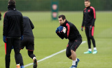Trước đại chiến CSKA Moscow, Arsene Wenger cho Mkhitaryan tập làm thủ môn