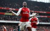 Danny Welbeck 'lên đồng', Arsenal thắng nghẹt thở trên sân nhà