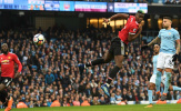Sau vòng 33 Premier League: M.U làm điều không tưởng; Chelsea lạc lối
