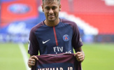 Neymar bất ngờ phớt lờ Messi
