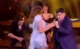 Maradona nhảy cực sung bên gái lạ