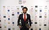 Gala trao giải cuối năm của Liverpool: Mohamed Salah 'mỏi tay' nhận quà