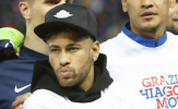 Neymar sẽ đến Real vì... 'mẹ đặt đâu con ngồi đó'?