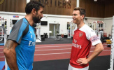 Stephan Lichtsteiner rạng rỡ ra mắt Arsenal