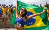Fan Brazil 'quẩy' hết cỡ chào đón Neymar và các đồng đội