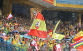 Cổ động viên Nam Định phủ vàng sân Hàng Đẫy
