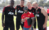Siêu sao WWE Rey Mysterio mang mặt nạ đột nhập nơi tập luyện của Man Utd