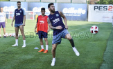 Đàn em 'trố mắt' trước kỹ năng của Lionel Messi