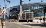 White Hart Lane chưa sẵn sàng, Tottenham phải tiếp tục thuê sân