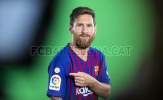 Messi khoe bản patch dành cho nhà vô địch La Liga trên áo đấu mới