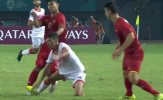 Cầu thủ U23 Bahrain đạp Văn Thanh thô bạo rồi quay sang khóc nức nở