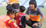 HLV đội nữ TP.HCM I lên tiếng vụ học trò ẩu đả trên sân Thống Nhất