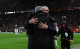 Mourinho và Ranieri phản ứng ra sao sau tấm thẻ đỏ của cầu thủ Fulham?