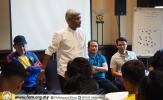 'Phù thuỷ tóc muối tiêu' xuất hiện, NHM Malaysia tuyên bố đả bại Việt Nam