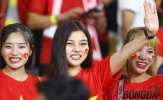 Mỹ nữ Việt khoe sắc trên khán đài Bukit Jalil: Nhớ camera Mỹ Đình