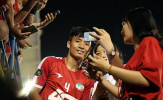 Viettel thua uất ức, fan nữ vẫn phải lòng Bùi Tiến Dũng