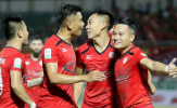 Sự tương phản thú vị của hai trường phái bóng đá tại V-League