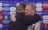 Cha con Schmeichel cười tươi rói sau khi ''hành hạ'' tuyển Anh