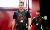 MU giữ Tom Heaton vì vai trò thủ lĩnh phòng thay đồ