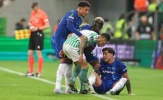 Antony gây tranh cãi với pha chạm đầu Enzo Fernandez ở chung kết