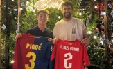 Duy Mạnh giao lưu với Pique