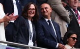 Vivienne Lewis và gia đình tiếp quản Tottenham Hotspur