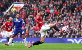 Góc check VAR trận MU 2-1 Chelsea: Fernandes có việt vị; Thẻ đỏ quá nặng tay?