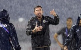 HLV Harry Kewell: “Tôi chưa từng thấy mặt sân nào như thế này”
