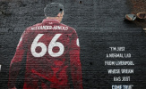 Khi Anfield không còn hát cho Alexander-Arnold