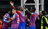 Sarr tỏa sáng với cú đúp, Crystal Palace dễ dàng hạ gục AZ Alkmaar