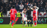 Tiếng còi méo mó trong trận Lyon - PSG