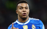 Mbappe tranh luận căng thẳng với phóng viên sau cú poker