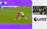 Tottenham vs Liverpool: Simons nhận thẻ đỏ sau pha đạp Van Dijk