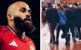 Mbeumo tập tễnh rời Old Trafford sau trận thắng Spurs