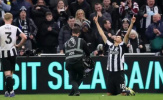 Tại sao Man Utd lại thua ngược Newcastle dù đá hơn người?
