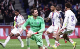 Quả phạt đền muộn giúp Lyon giữ lại 1 điểm trước Paris FC