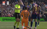 Thủ môn Barca trấn an CĐV sau chấn thương thót tim