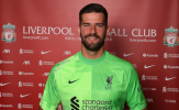 Ủng hộ Liverpool giữ Alisson, cựu danh thủ nghi ngờ Mamardashvili