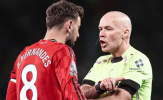 Fernandes không dám nói về trọng tài vì sợ rắc rối như Mourinho