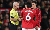 Martinez nhận thẻ đỏ vì giật tóc là đúng hay sai?