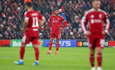 Fan Liverpool phẫn nộ khi Slot thay Joe Gomez sau 23 phút