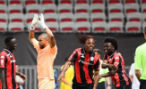 Hủy diệt Saint-Etienne 4-1, Nice trụ hạng thành công