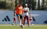 Carlos Espi ra mắt Real Madrid sau chưa đầy 24 giờ