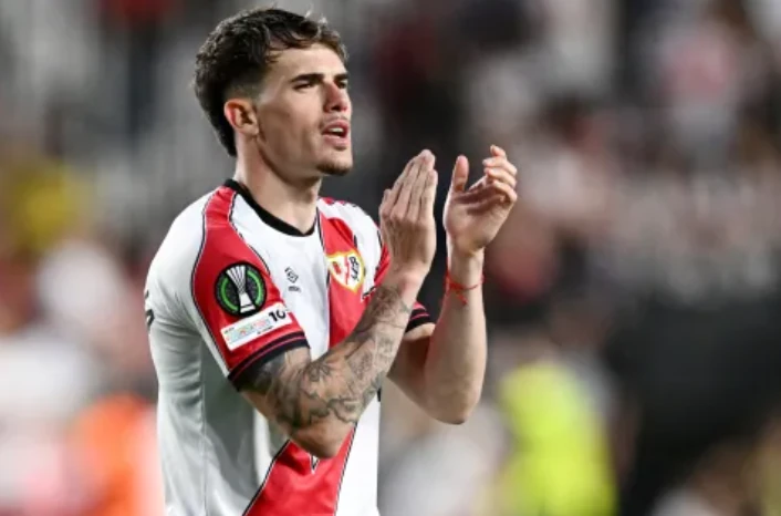 Chelsea tăng giá hỏi mua Pep Chavarria