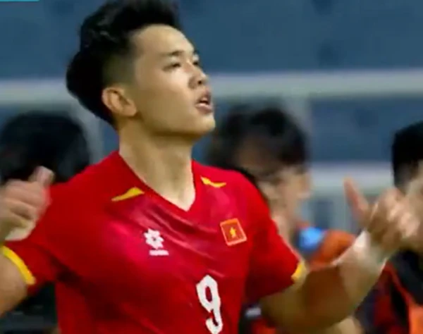 Lập cú đúp, Đình Bắc độc chiếm Vua phá lưới ASEAN Cup